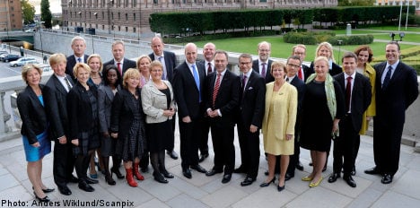 Reinfeldt unveils reshuffled cabinet