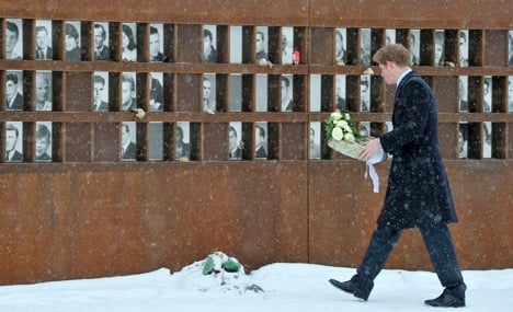 Prince Harry visits Berlin Wall memorial site