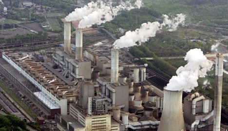 Röttgen calls for 30-percent carbon cuts
