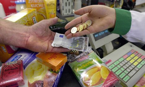 Inflation hits 1.1 percent in 2010