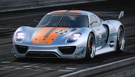 Porsche unveils hybrid 918 Spyder