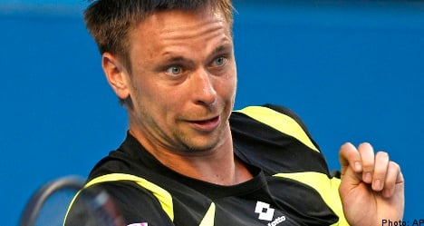 Söderling reaches Aussie Open's third round
