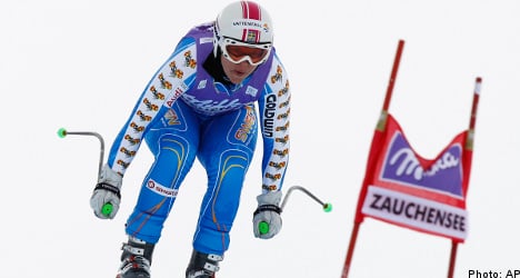Sweden's Pärson second in downhill to Vonn