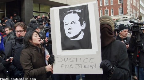 Assange readies for extradition court battle