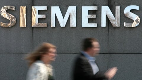 Siemens ready to spend billions on takeovers