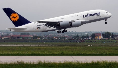 Lufthansa soared back to profit in 2010
