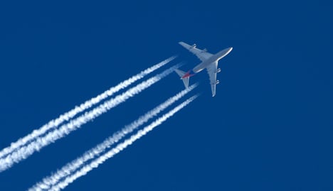 Aircraft contrails causing global warming