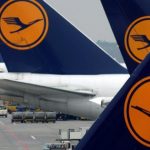 Lufthansa forecasts profits to withstand tough 2011