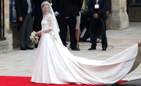 Lagerfeld approves Kate's 'elegant and chic' bridal gown