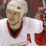 Sweden’s Lidström signs with Red Wings for 20th NHL season