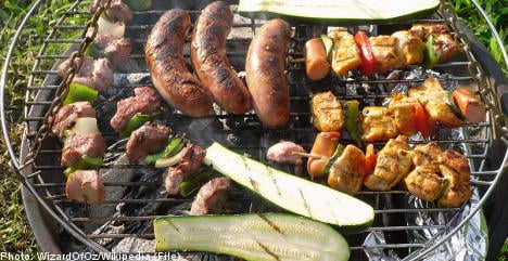 Swedish barbeque: sausages, shellfish and disposable grills