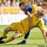 Swedish star Larsson in Premiership switch