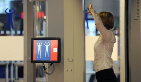 'Naked' body scanners a failure, police union says