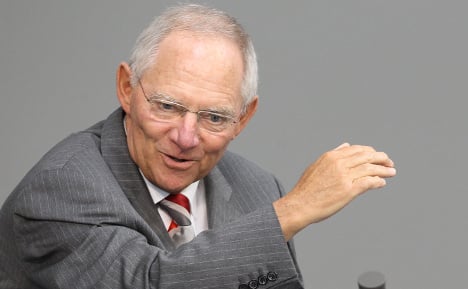 Schäuble says Greece will need a decade to recover, criticises Italy