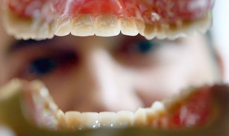 Dentures go missing after ex-couple's spat