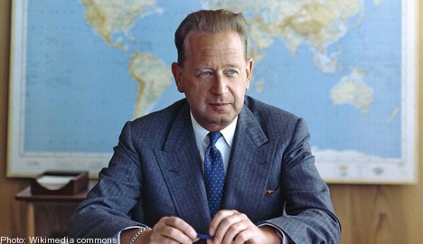 Conspiracy theories surge as Hammarskjöld's death is honored