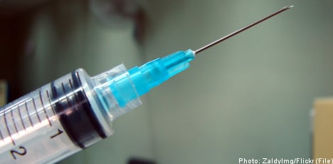 Cancer vaccine for girls suffers new delay