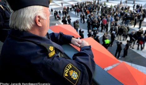 Swedish cops march in low-wage protest