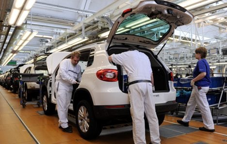 VW to increase workforce to half a million