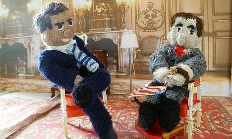 French blogger needles rich and powerful with knitted news