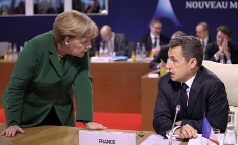 Sarkozy, Merkel and Monti talk euro crisis
