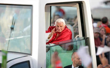 Pope sued for not wearing seat belt