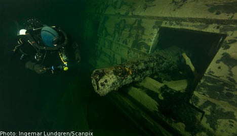 Divers in ‘gigantic’ 17th-century warship find