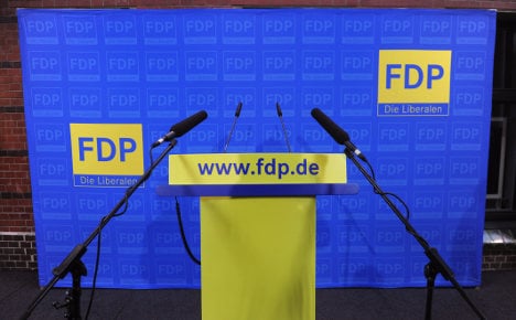 Popularity for FDP plummets further
