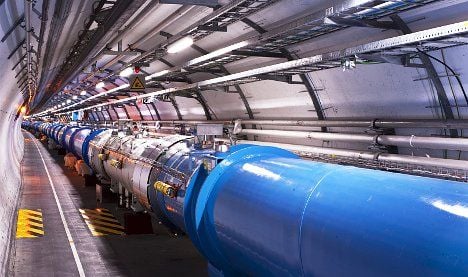 New variant found in hunt for 'God particle'