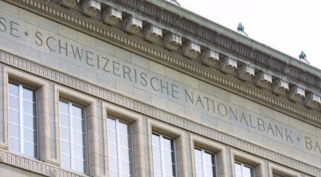 Swiss central bank stands by currency cap