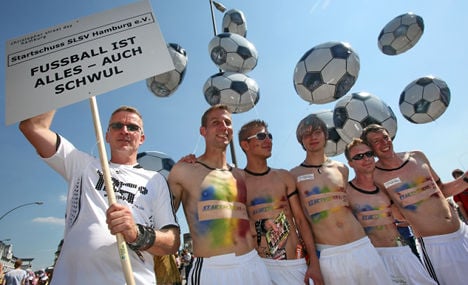 Football head: Gay players welcome