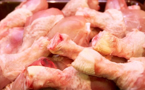 Chicken infected with antibiotic-resistant germs