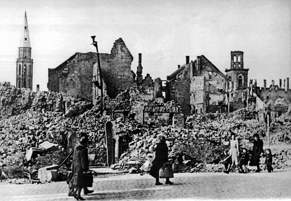 In 1944 heavy bombing reduced large areas of the city to rubble.Photo: DPA