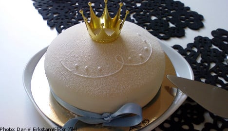 New baby makes Swedes mad for 'Princess Cake'