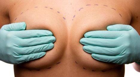 Untrained docs enlarging breasts in Switzerland