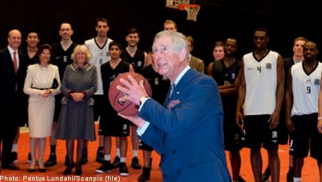 Prince Charles shoots hoops with Swedish PM