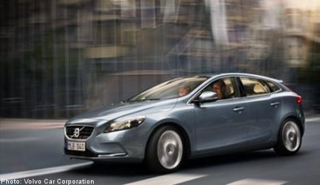Volvo unveils first car with 'pedestrian' airbags