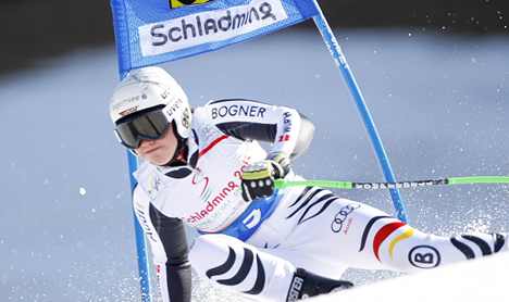 German pushes for giant slalom title