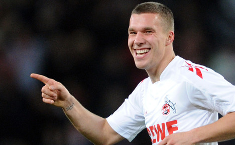 Podolski 'signs with Arsenal for €13 million'