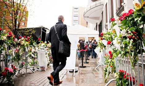 Breivik offers apology to non-political victims