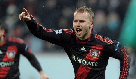 Hooligans break Leverkusen player’s nose