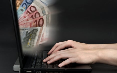 Man keeps interest from €200 million bank error