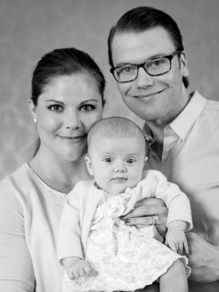 The Crown Princess family<br>The new family together for an updated picturePhoto: Photo: Kate Gabor/kungahuset.se