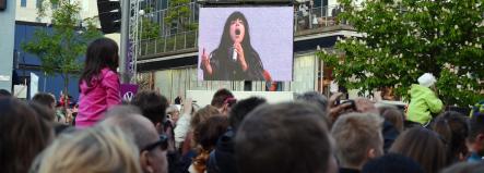 Stockholm celebrates Loreen<br>Those who could not see Loreen on the rooftop could enjoy the big screen version.