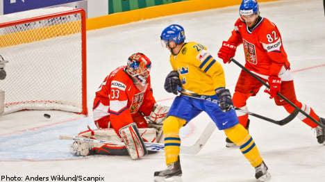 Sweden see off Czechs at hockey worlds