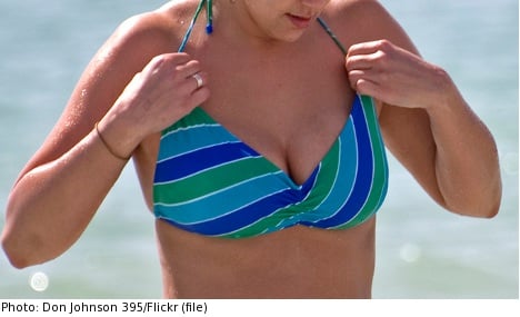 Bikini booster blamed for Swede’s burned boobs