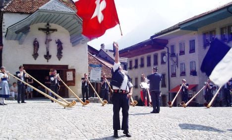 New citizens offered lessons in being Swiss