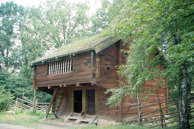 Småland Cottage<br>Here is a Småland Cottage that is actually being exhibited in the Copenhagen Outdoor Museum. Much of southern Sweden was a part of Denmark until the mid 1600s.Photo: roger4336/ Flickr (file)