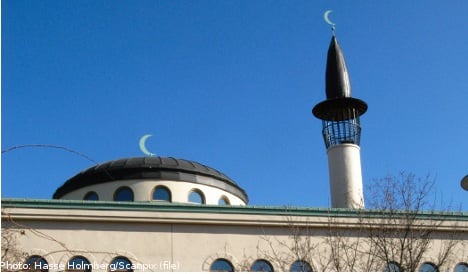 Muslim groups face threats in Sweden: study