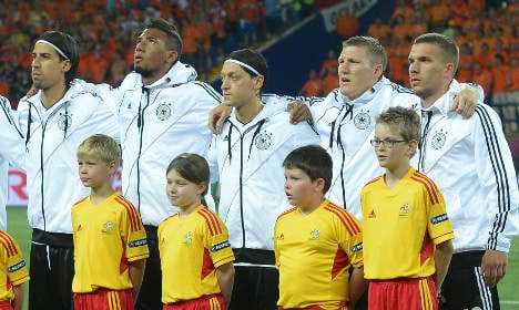 Footballers 'should be forced to sing anthem'